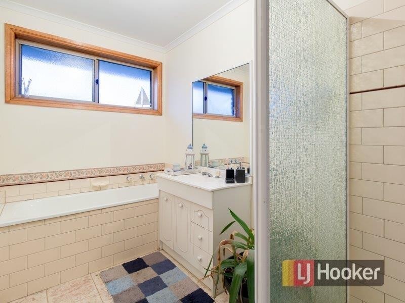 9 Naples Way, Pakenham VIC 3810