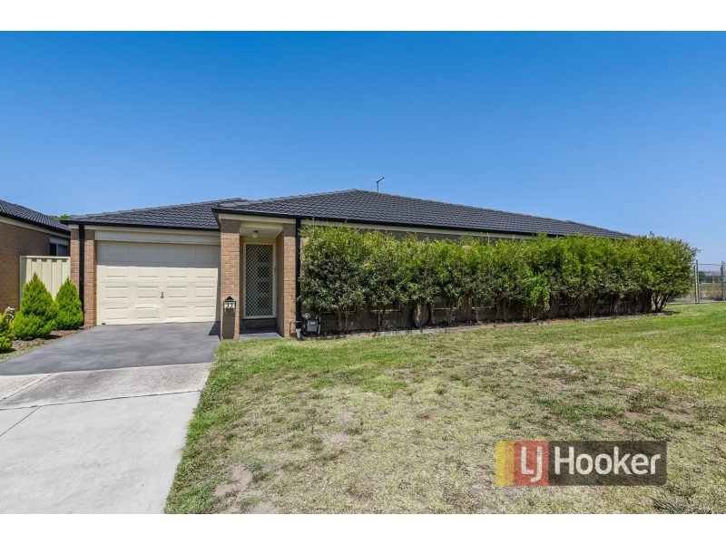 33 Webster Way, Pakenham VIC 3810