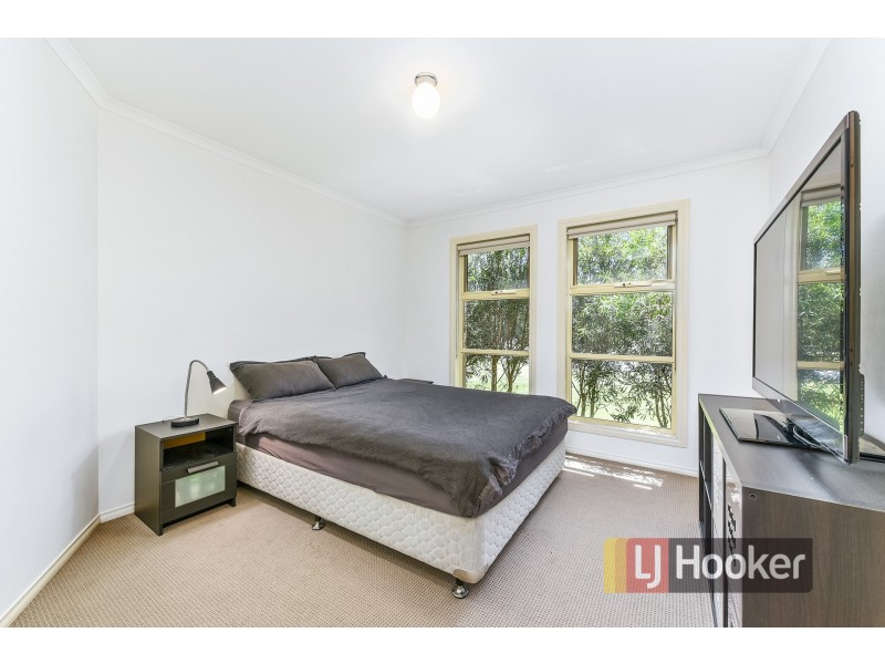 33 Webster Way, Pakenham VIC 3810