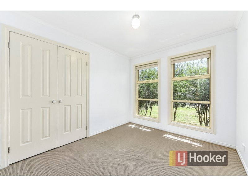 33 Webster Way, Pakenham VIC 3810