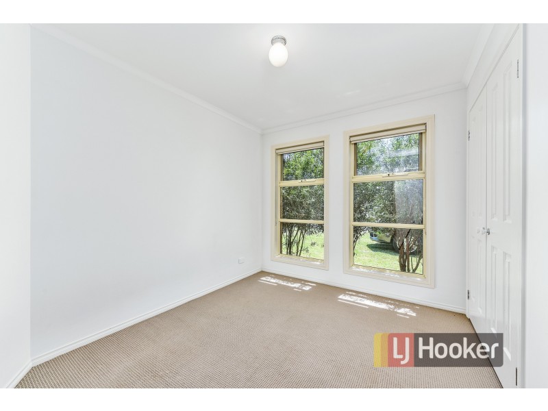 33 Webster Way, Pakenham VIC 3810