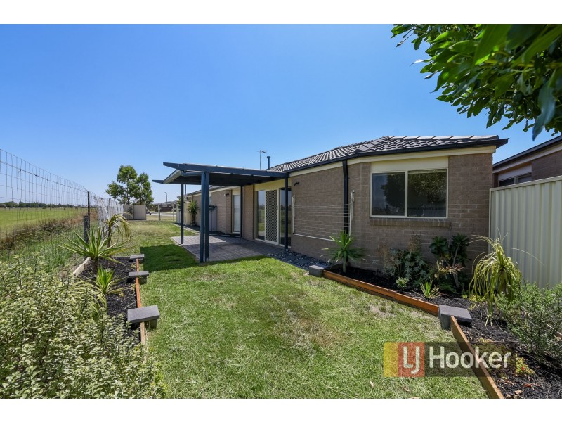 33 Webster Way, Pakenham VIC 3810