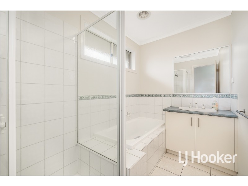 3/14 Charles Street, Pakenham VIC 3810