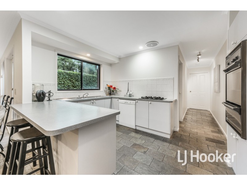 6 Kelly Court, Pakenham VIC 3810