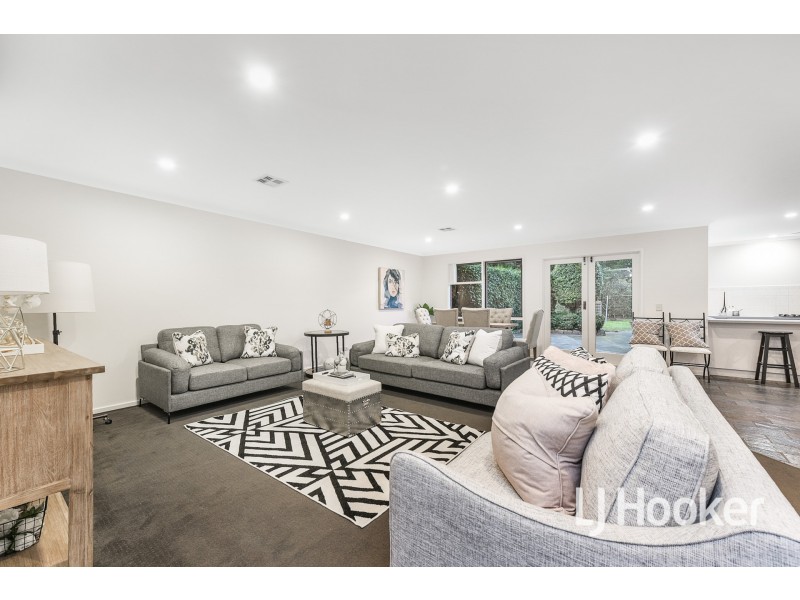 6 Kelly Court, Pakenham VIC 3810