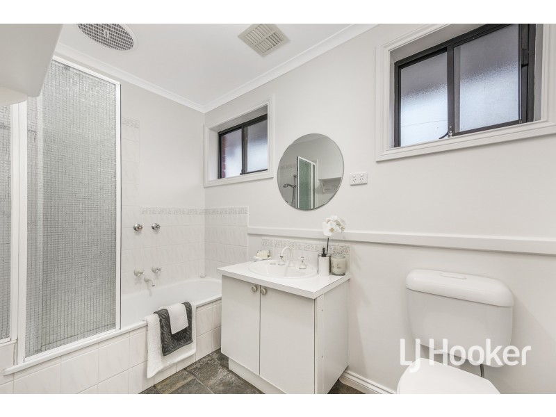 6 Kelly Court, Pakenham VIC 3810