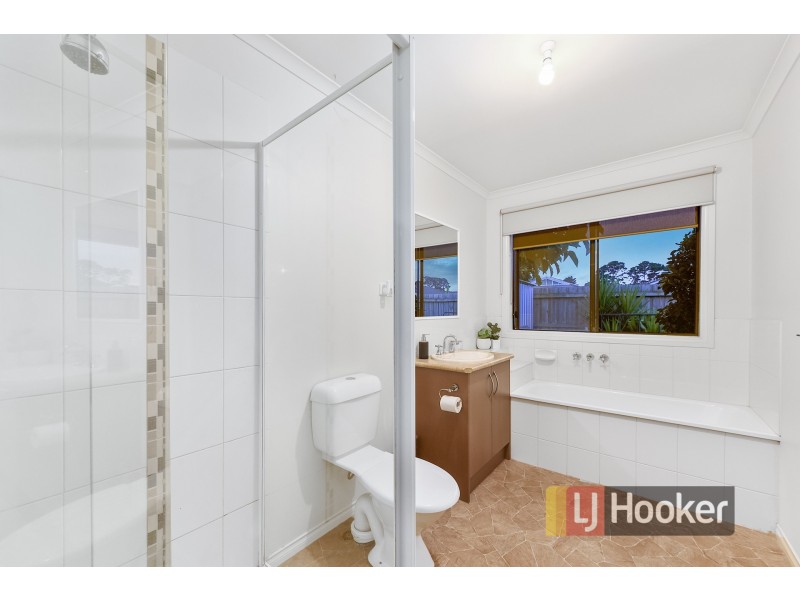 30 Pomegranate Way, Pakenham VIC 3810