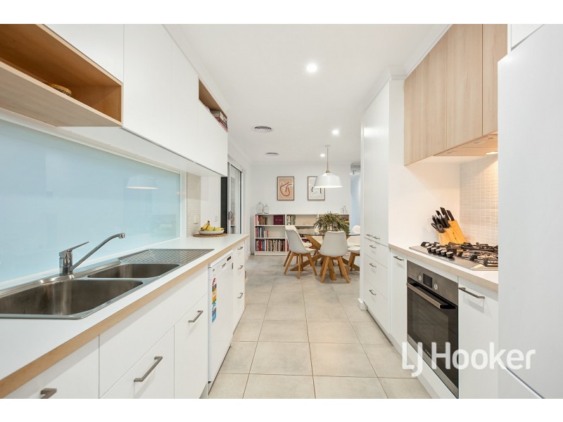 40 Parman Avenue, Pakenham VIC 3810