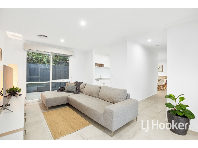 40 Parman Avenue, Pakenham VIC 3810