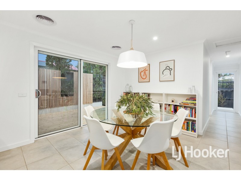 40 Parman Avenue, Pakenham VIC 3810