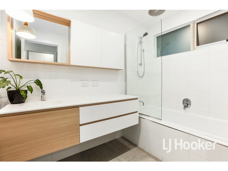 40 Parman Avenue, Pakenham VIC 3810