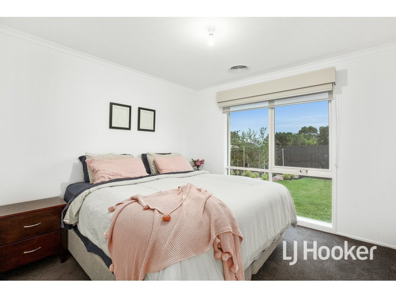 40 Parman Avenue, Pakenham VIC 3810