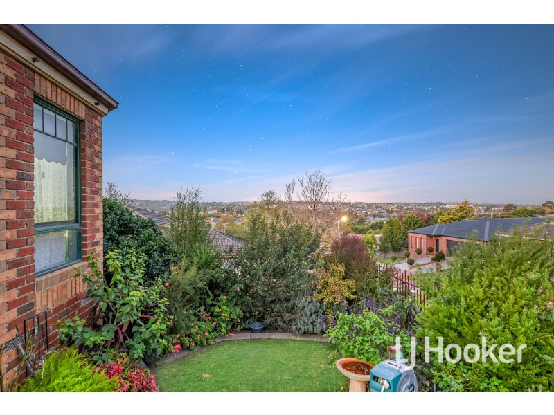 28 McGill Court, Pakenham VIC 3810