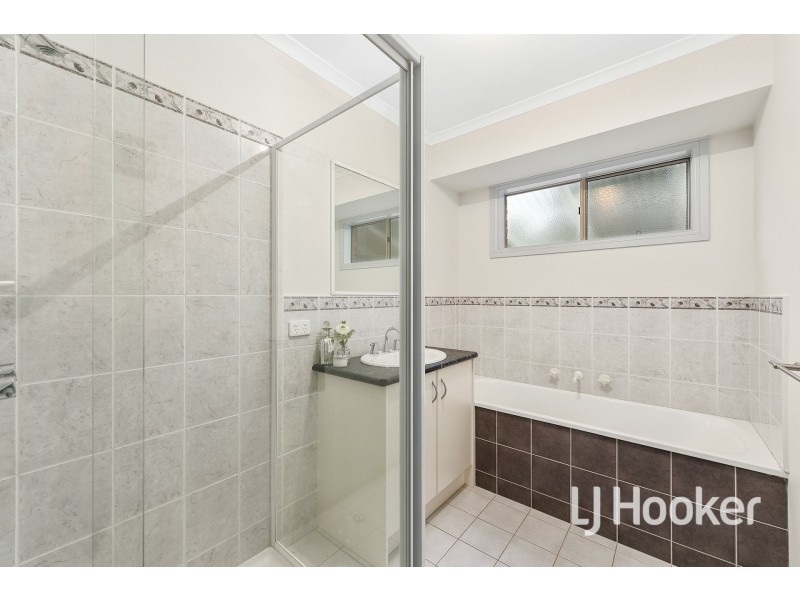 3 Buchan Green, Pakenham VIC 3810