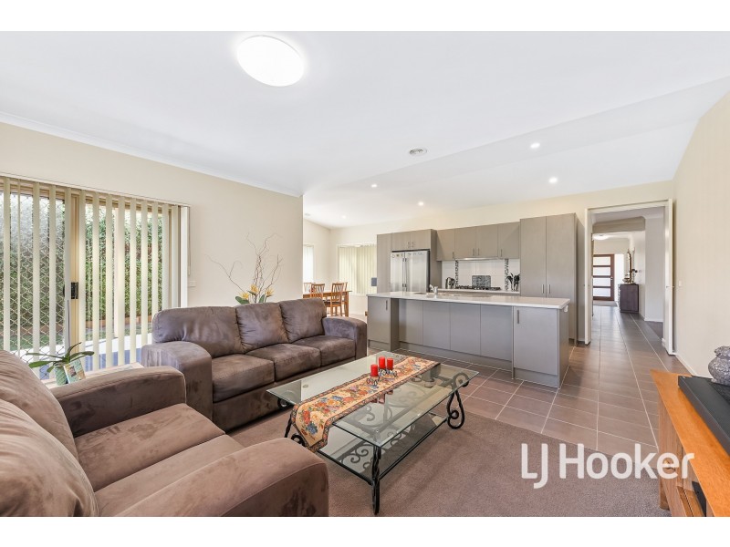 3 Mia Drive, Pakenham VIC 3810