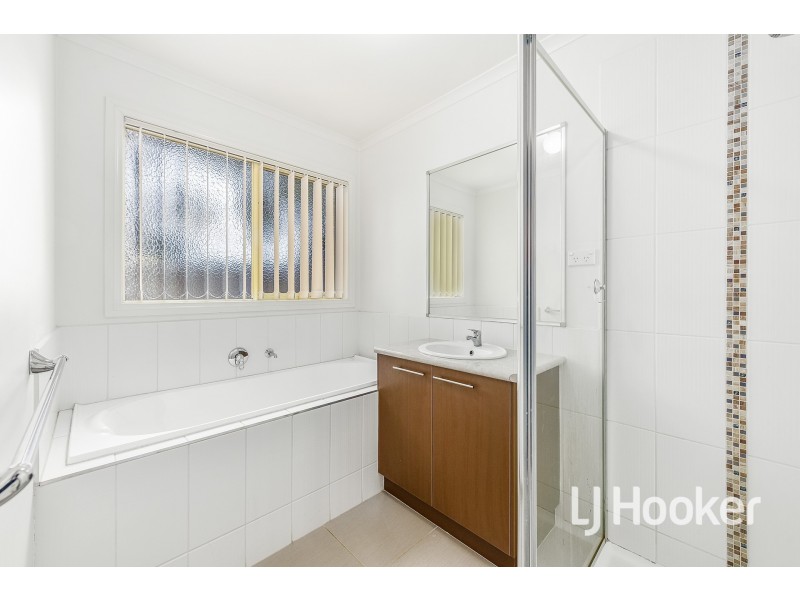 12/40 Army Road, Pakenham VIC 3810