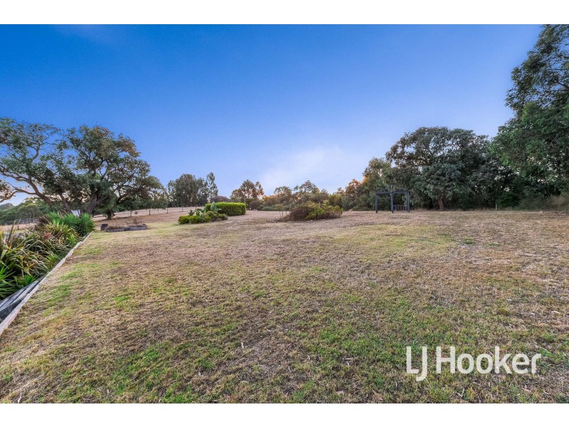 75 Manoora Road, Nar Nar Goon North VIC 3812