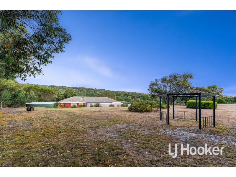 75 Manoora Road, Nar Nar Goon North VIC 3812