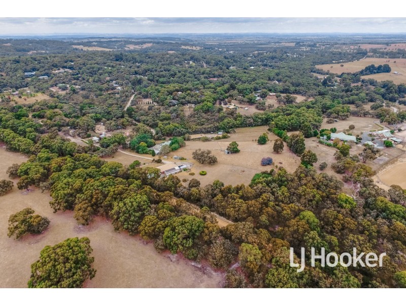 75 Manoora Road, Nar Nar Goon North VIC 3812