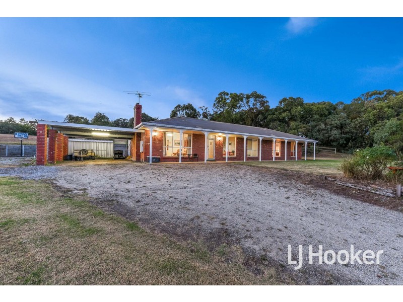 75 Manoora Road, Nar Nar Goon North VIC 3812