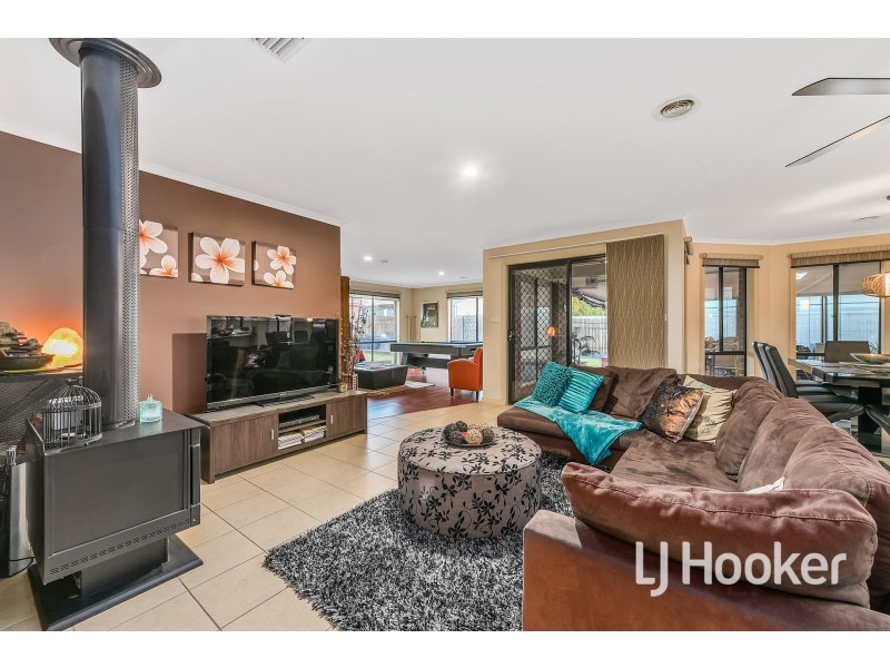 1 Mahogany Court, Pakenham VIC 3810