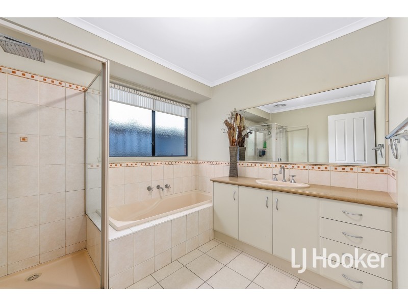 1 Mahogany Court, Pakenham VIC 3810