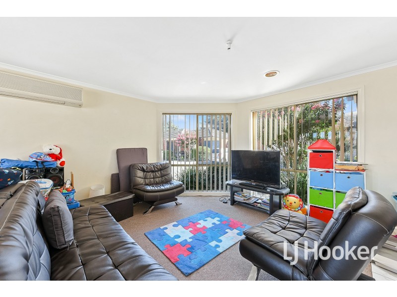8/11 King Street, Pakenham VIC 3810