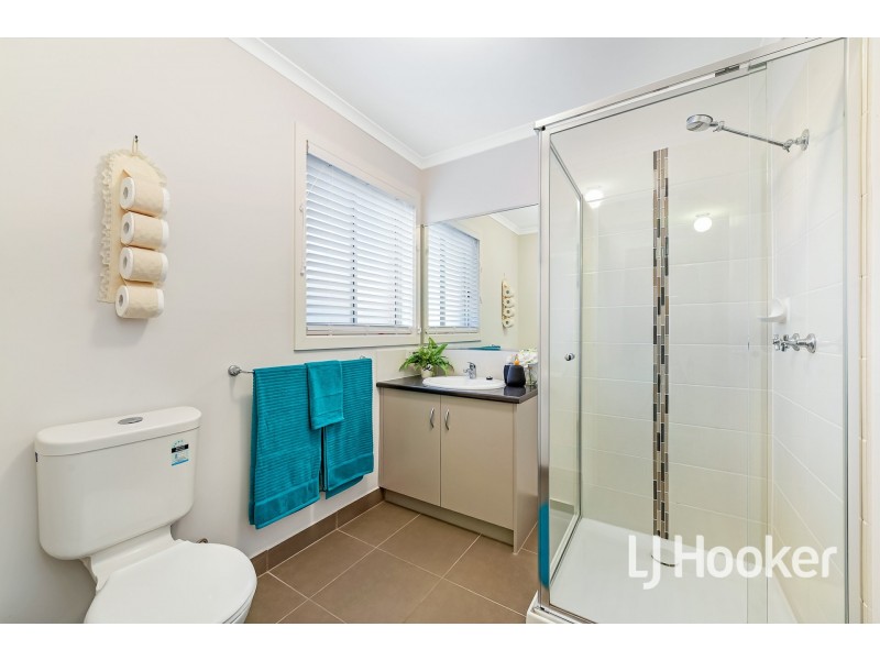 24 Melissa Way, Pakenham VIC 3810