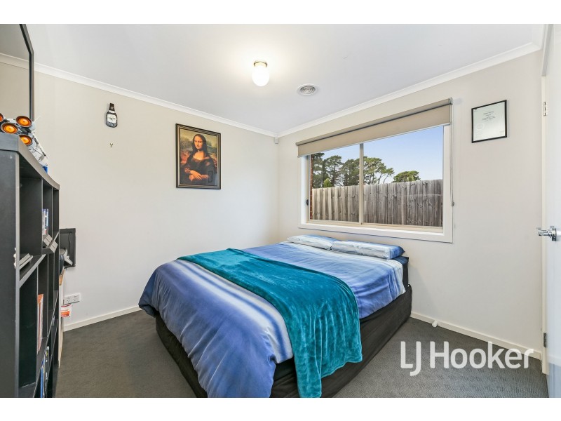 24 Melissa Way, Pakenham VIC 3810