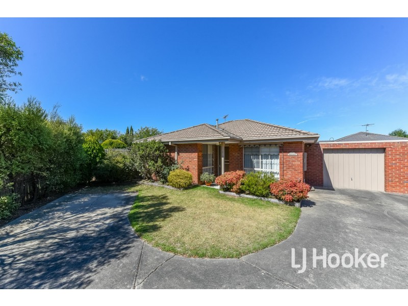 2/18 Katjusha Court, Pakenham VIC 3810