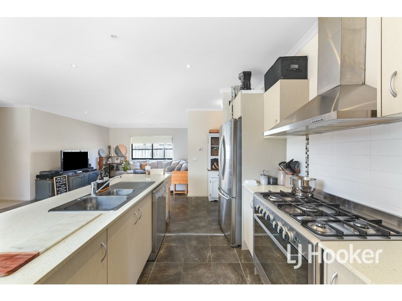 29 Clifford Drive, Pakenham VIC 3810