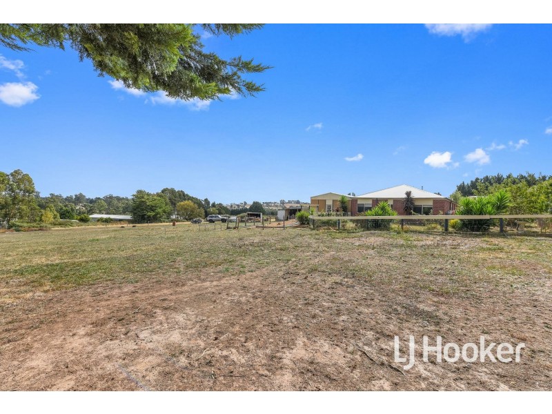 13 Wellwood Road, Drouin VIC 3818