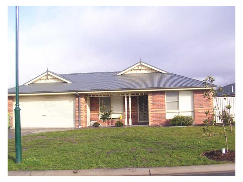 3 Spring Circuit, Pakenham VIC 3810