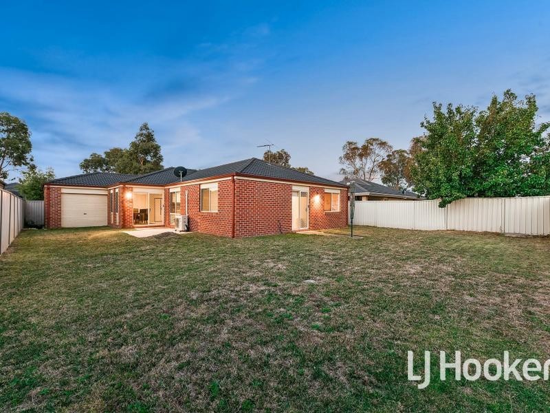3 Wonboyn Close, Pakenham VIC 3810