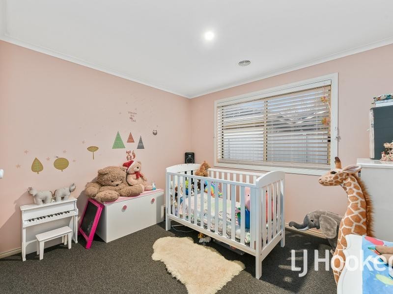 3 Wonboyn Close, Pakenham VIC 3810