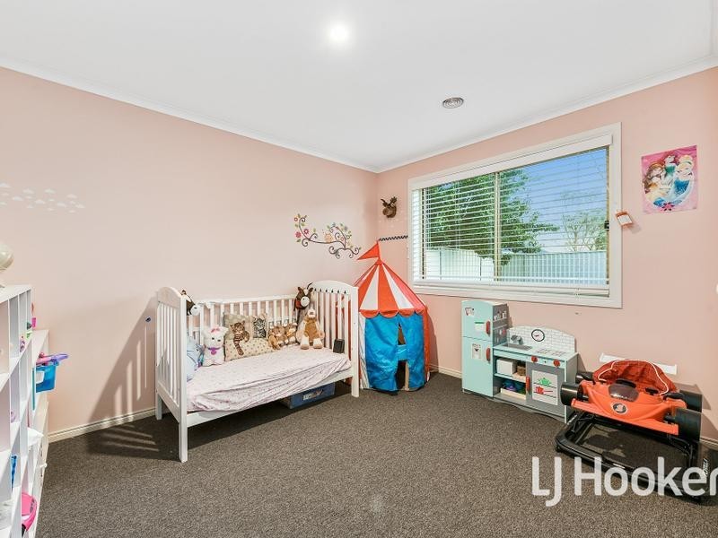 3 Wonboyn Close, Pakenham VIC 3810
