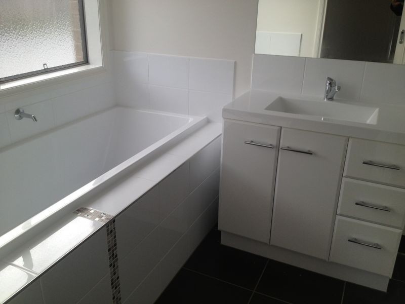 1/34 Sir Thomas Drive, Pakenham VIC 3810