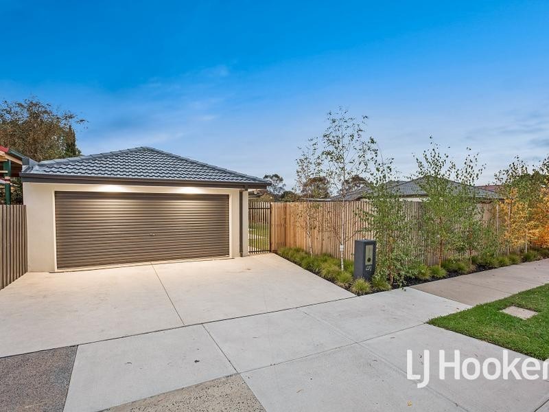 40 Parman Avenue, Pakenham VIC 3810