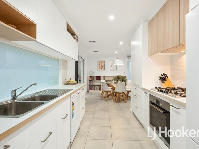 40 Parman Avenue, Pakenham VIC 3810