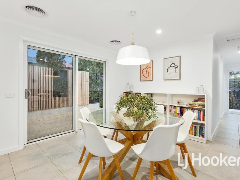 40 Parman Avenue, Pakenham VIC 3810