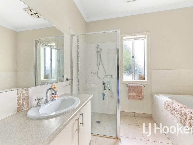 13 Wellwood Road, Drouin VIC 3818