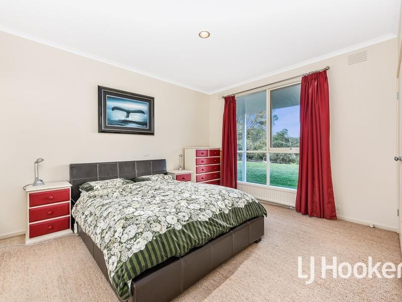 75 Manoora Road, Nar Nar Goon North VIC 3812