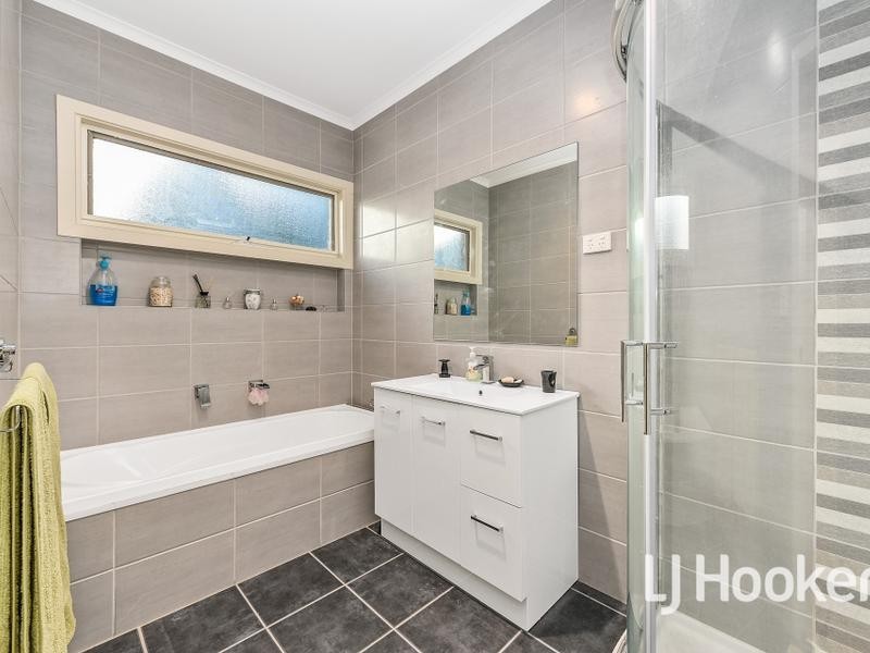 75 Manoora Road, Nar Nar Goon North VIC 3812