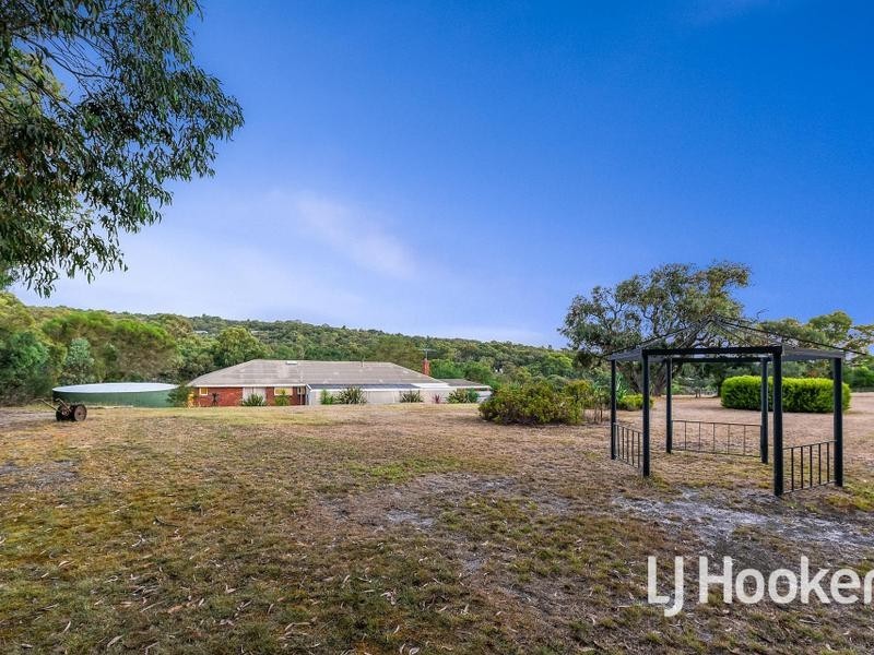 75 Manoora Road, Nar Nar Goon North VIC 3812