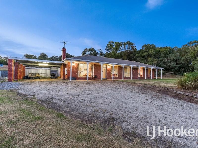 75 Manoora Road, Nar Nar Goon North VIC 3812