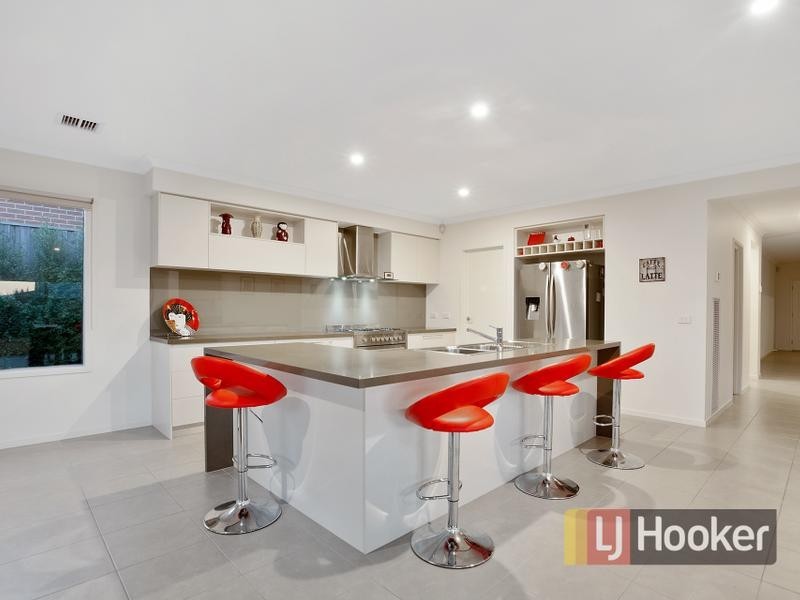 18 Flemington Rise, Officer VIC 3809