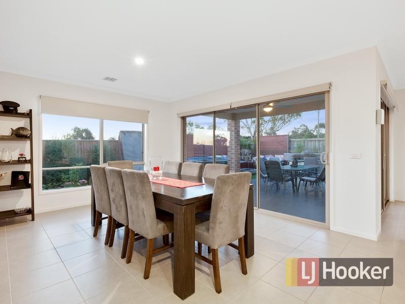 18 Flemington Rise, Officer VIC 3809