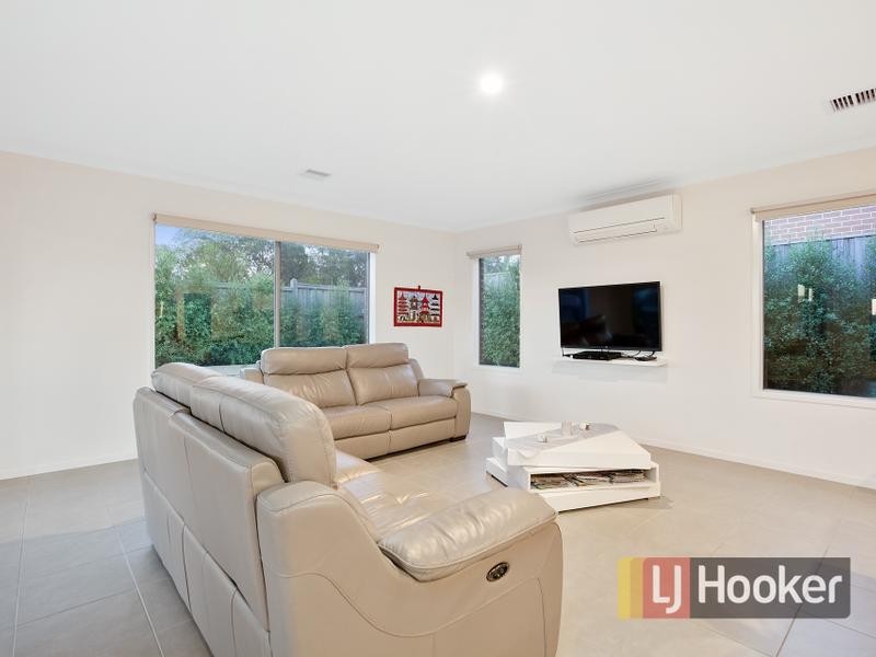 18 Flemington Rise, Officer VIC 3809