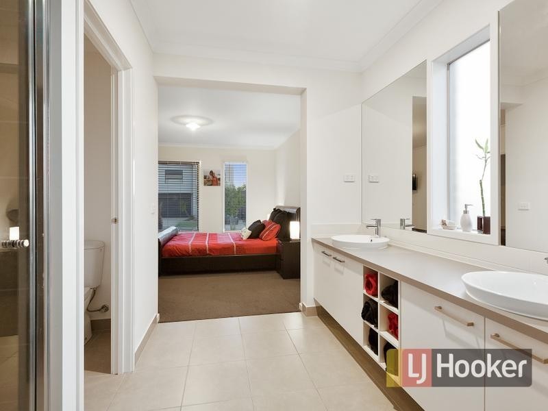 18 Flemington Rise, Officer VIC 3809