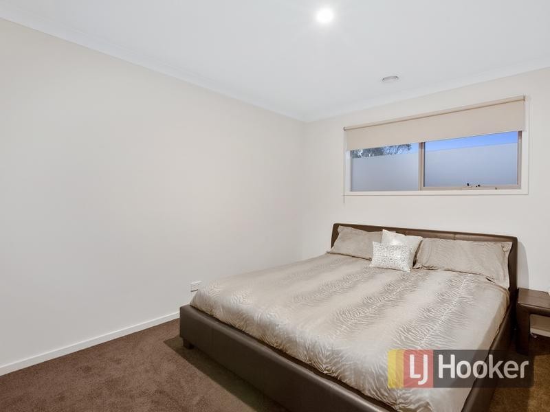 18 Flemington Rise, Officer VIC 3809